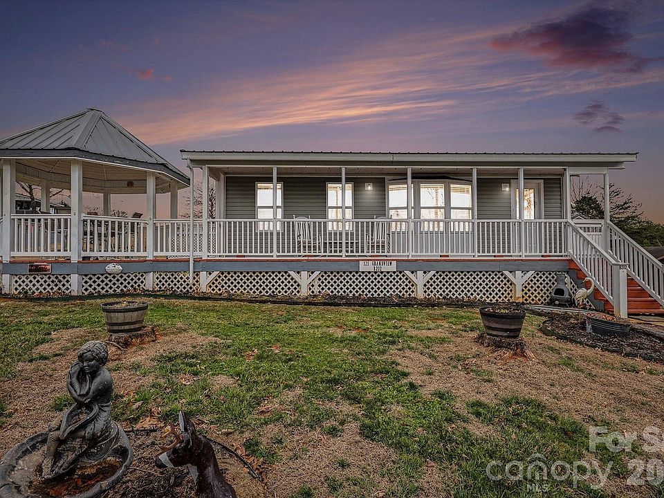 1st image of 121 Grand View Dr #202/202A