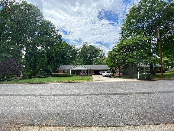 2nd image of 304 Thomas Hts