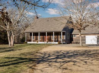 26 Old Coach Rd, West Tisbury, MA 02575