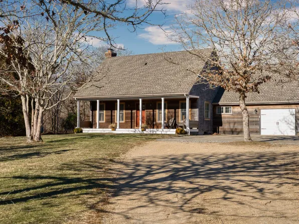 26 Old Coach Rd, West Tisbury, MA 02575