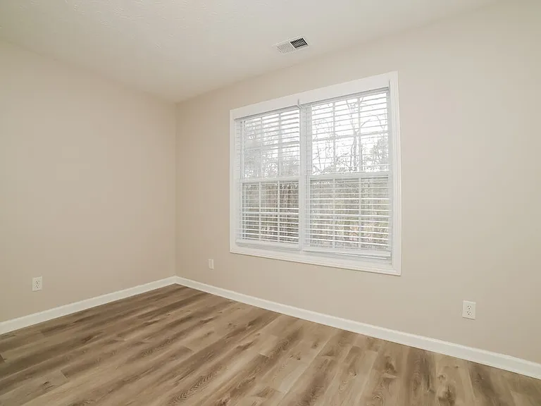 91 Christopher Dr — Photo 12