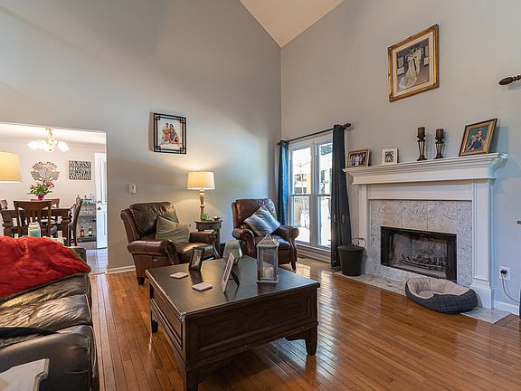 5th image of 1015 Crown Corners Dr