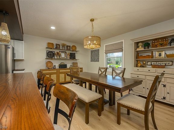 5th image of 2108 Devonshire Dr NW