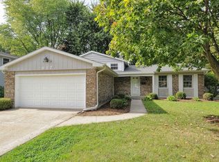 617 Burdick St, Libertyville, IL