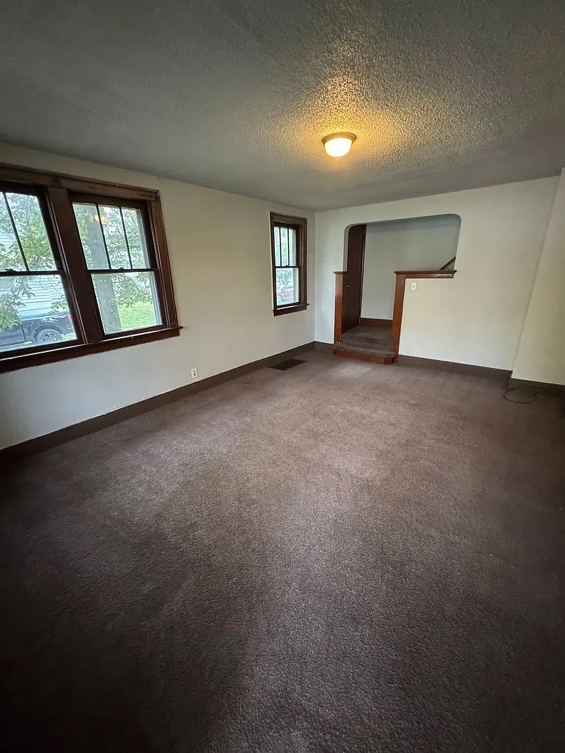 4728 Monroe St. — Photo 2