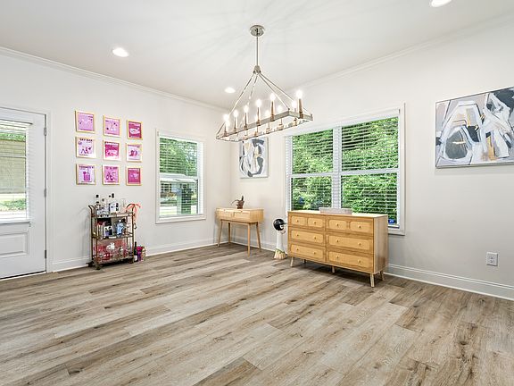 3rd image of 363 W Drake Ave