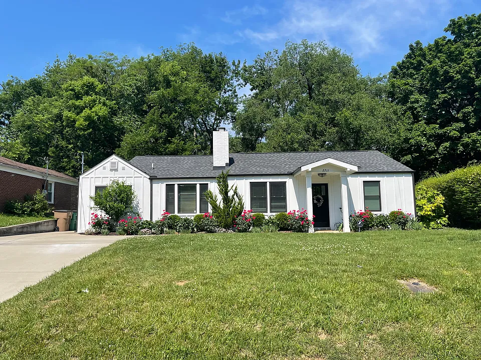 2711 Hartford Dr