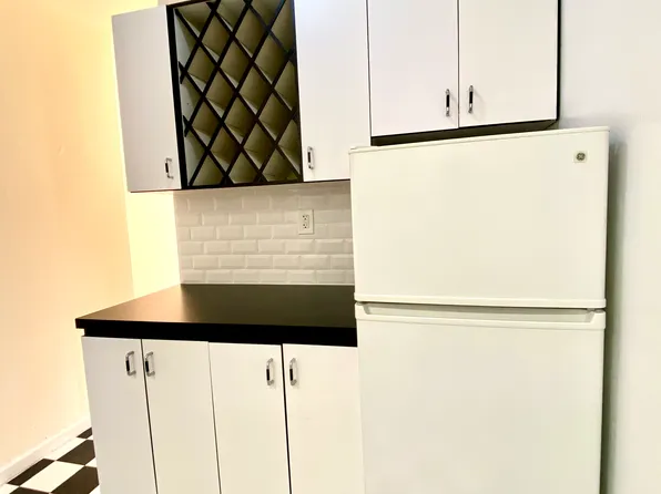 433 East 83rd Street image 6 of 7