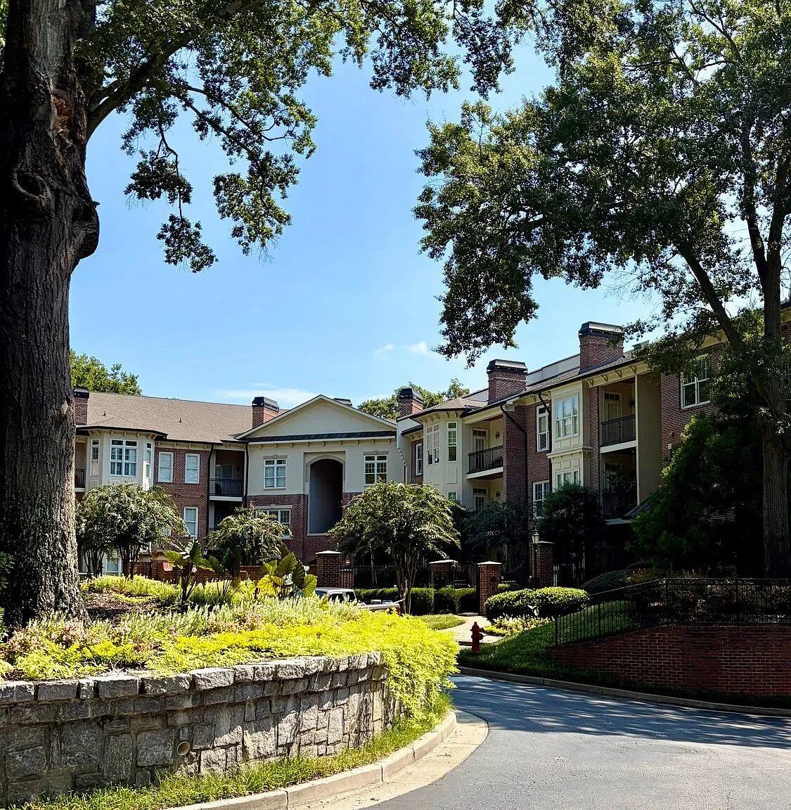 2 bed, 2.0 bath, 1404 sqft, $3,400 — Photo 3