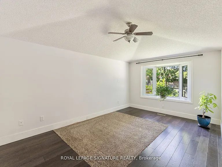 4 Patricia Ave #UPPER — Photo 24