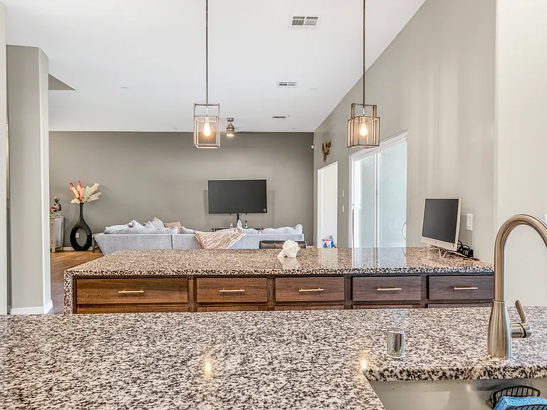 13637 Baja Vista Ct — Photo 17
