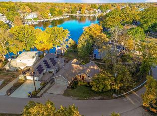 779 NW South Shore Dr, Lake Waukomis, MO 64151