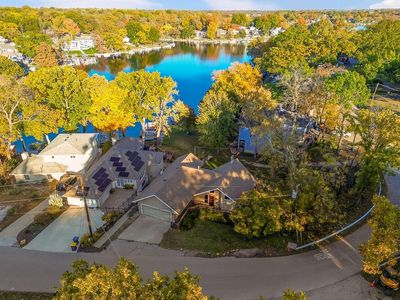 779 NW South Shore Dr, Lake Waukomis, MO, 64151
