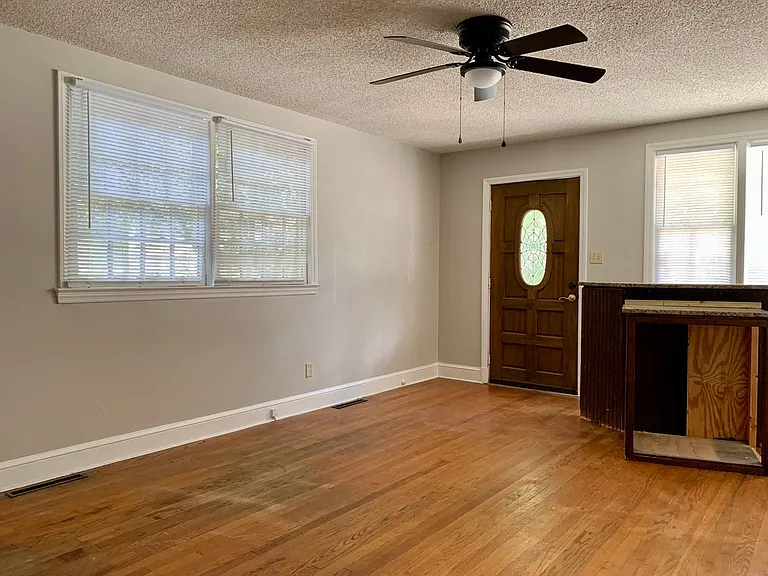 608 Willard Pl — Photo 16