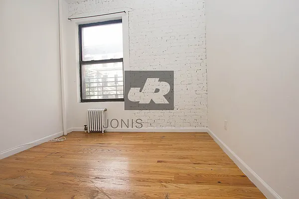 Rented by Jonis Realty | media 35