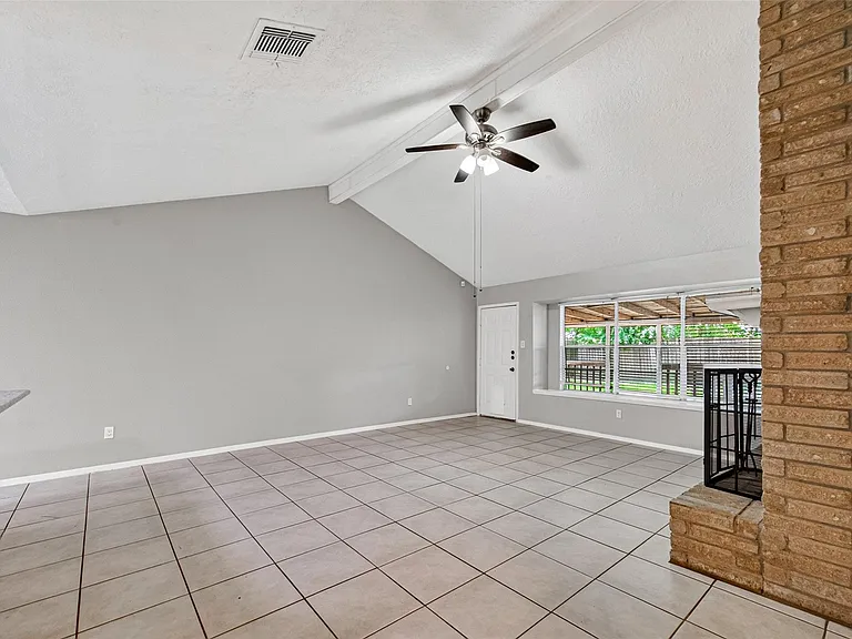 16614 Blackhawk Blvd — Photo 6