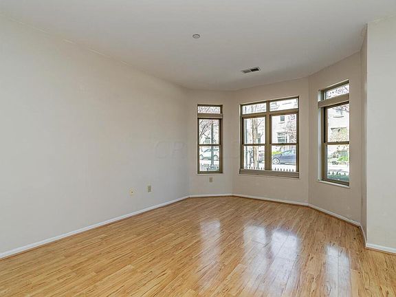 3rd image of 29 Buttles Ave
