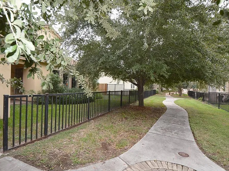 3600 Denia Ct — Photo 20