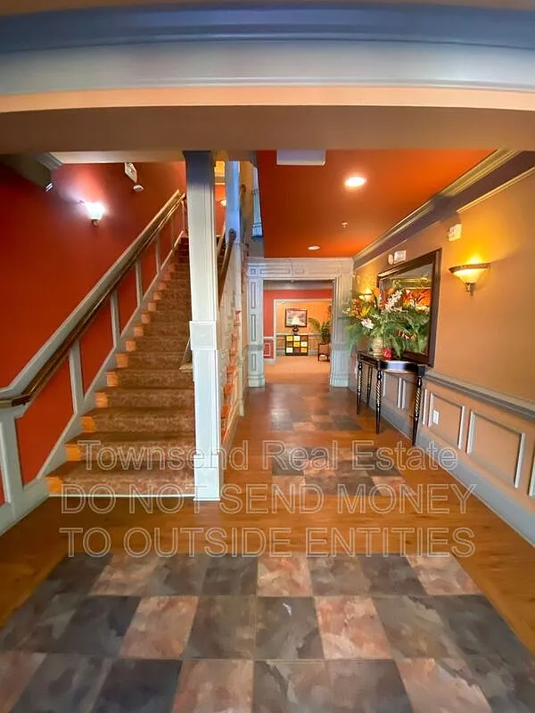 3 bed, 2.0 bath, 1716 sqft, $1,645 — Photo 2