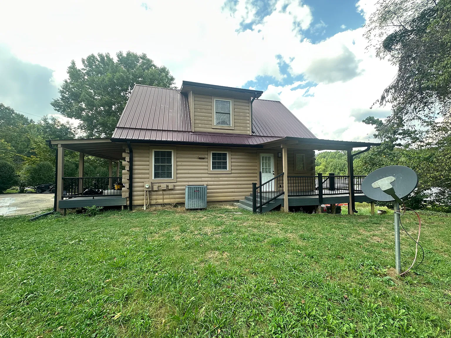 3 bed, 1400 sqft, $2,000 — Photo 3