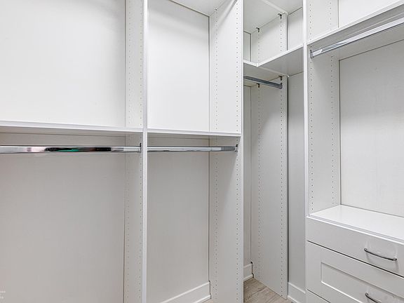 4th image of 1660 N La Salle Dr #17