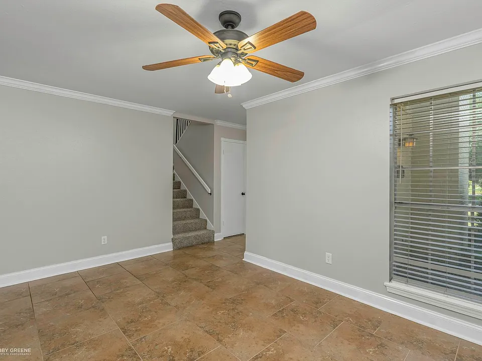 10001 Stratmore Cir