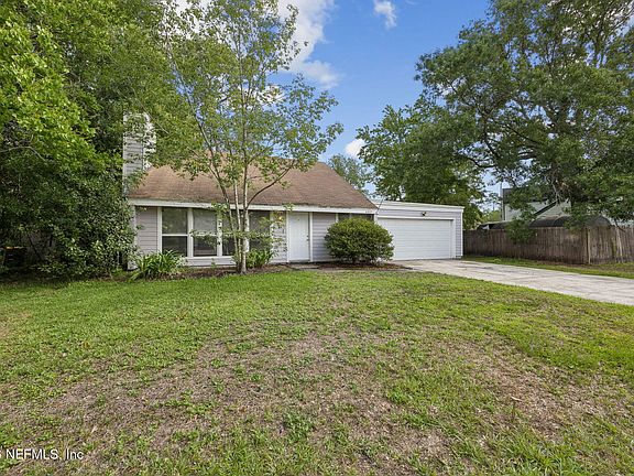 2nd image of 6817 CORALBERRY Lane S