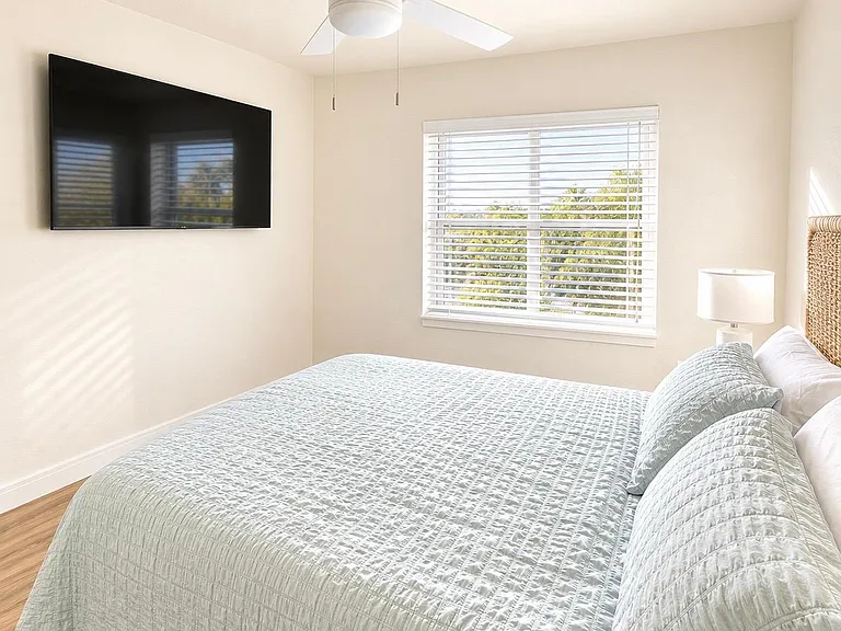 509 S Bayshore Dr #2 — Photo 14