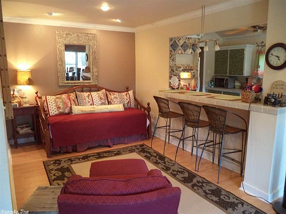 5th image of 115 Zimmerman Pl