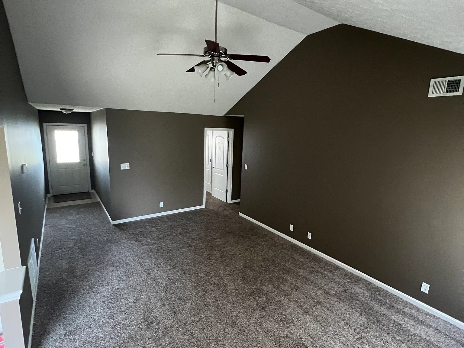 1220 Rolling Meadows Ct — Photo 3