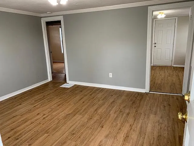 325 Evergreen Rd — Photo 4