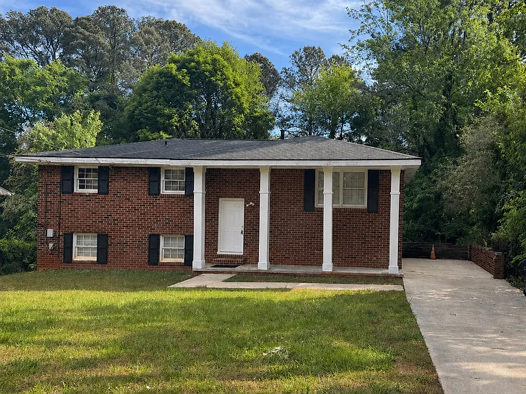1672 Derwin Brown Dr — Photo 1