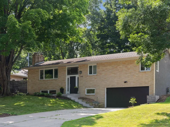 240 15th Ave NW, New Brighton, MN 55112
