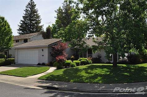 2nd image of 1716 Oakwood Dr