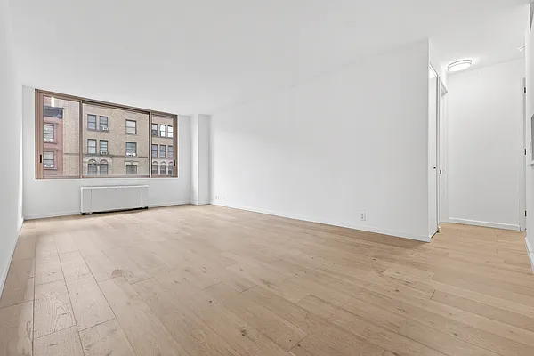 Living room, photo 2