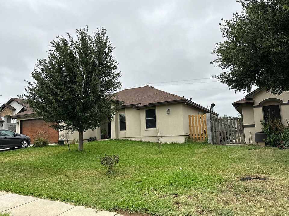 2nd image of 406 Royal Oaks St