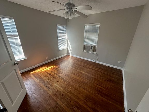 5th image of 273 W Longview St