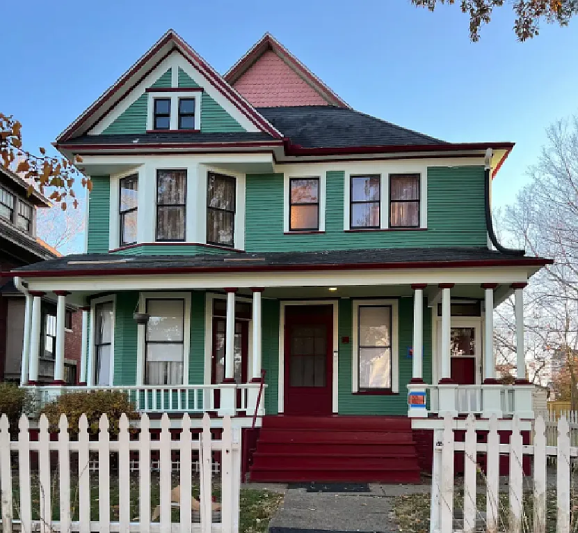 545 West William Upstairs Front — Photo 1