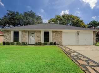 16815 Kings Chapel Ct, Friendswood, TX 77546
