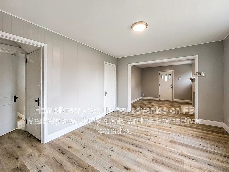 1323 Leaside Dr — Photo 7