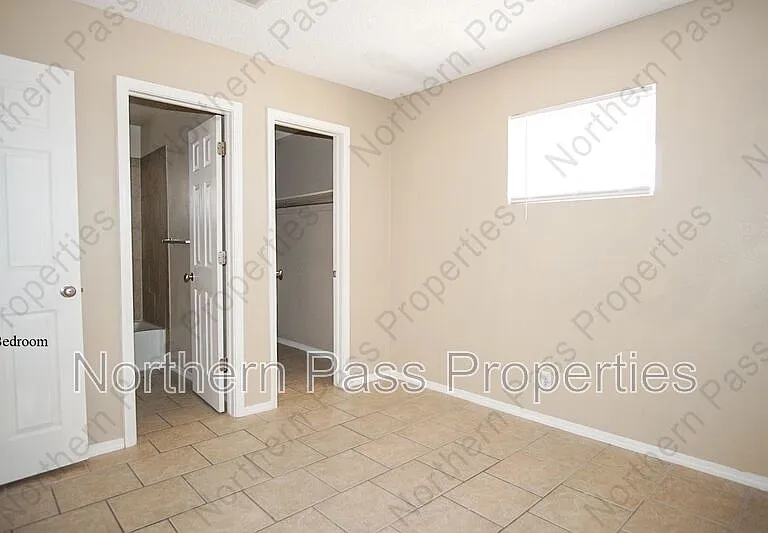 8604 Lawson St #4 — Photo 9