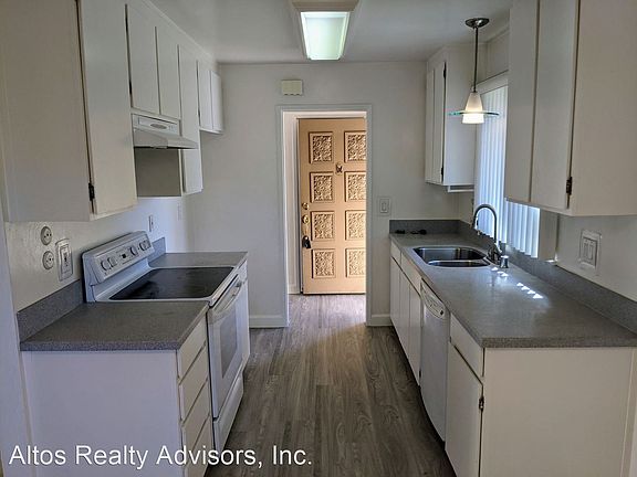 2nd image of 725 W Fremont Ave