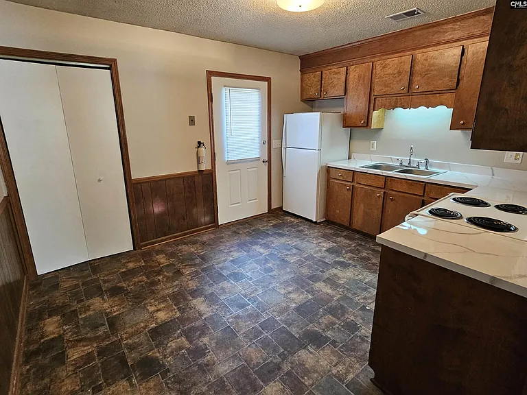 3904 Persimmon St — Photo 8