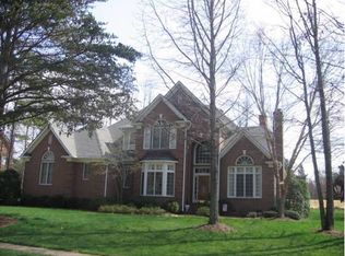 19630 River Falls Dr, Davidson, NC 28036