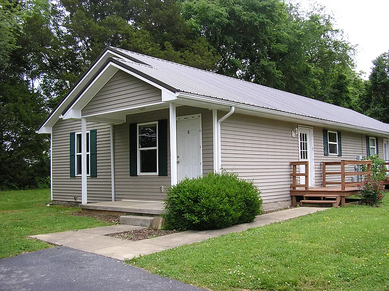 4490 Woodstone Dr — Photo 8