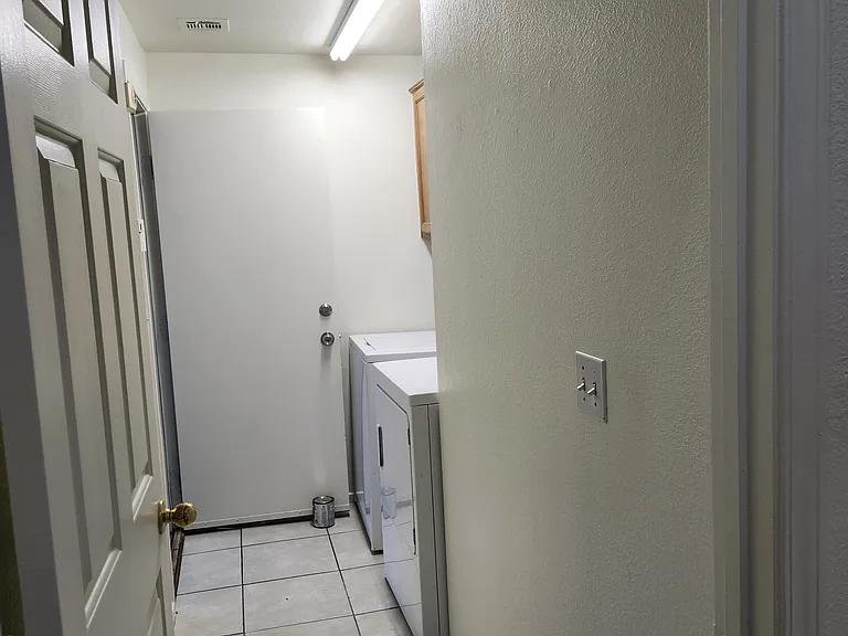 827 Harp Way — Photo 9