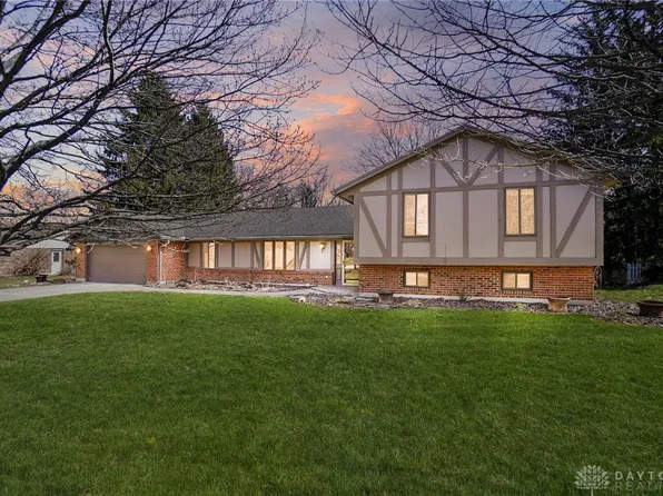 9058 Woodstream Ln, Dayton, OH 45458