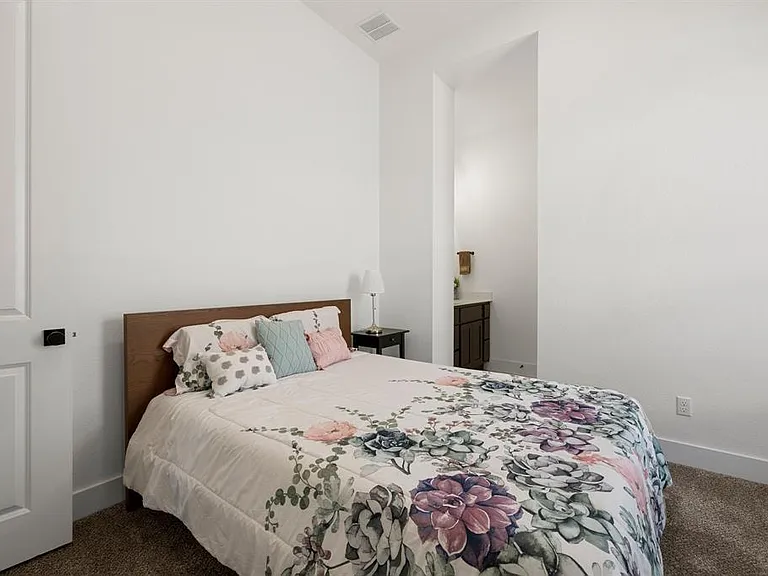 1220 Calendula Trl — Photo 28