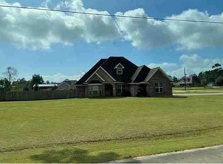 1st image of 1800 Summerville Ln