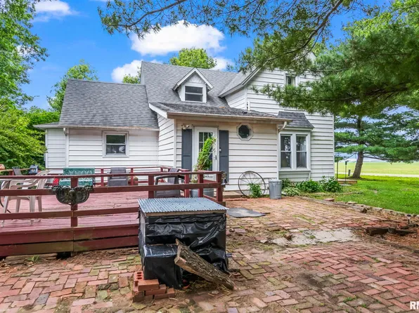 652 County Road 2400 N, Edinburg, IL 62531